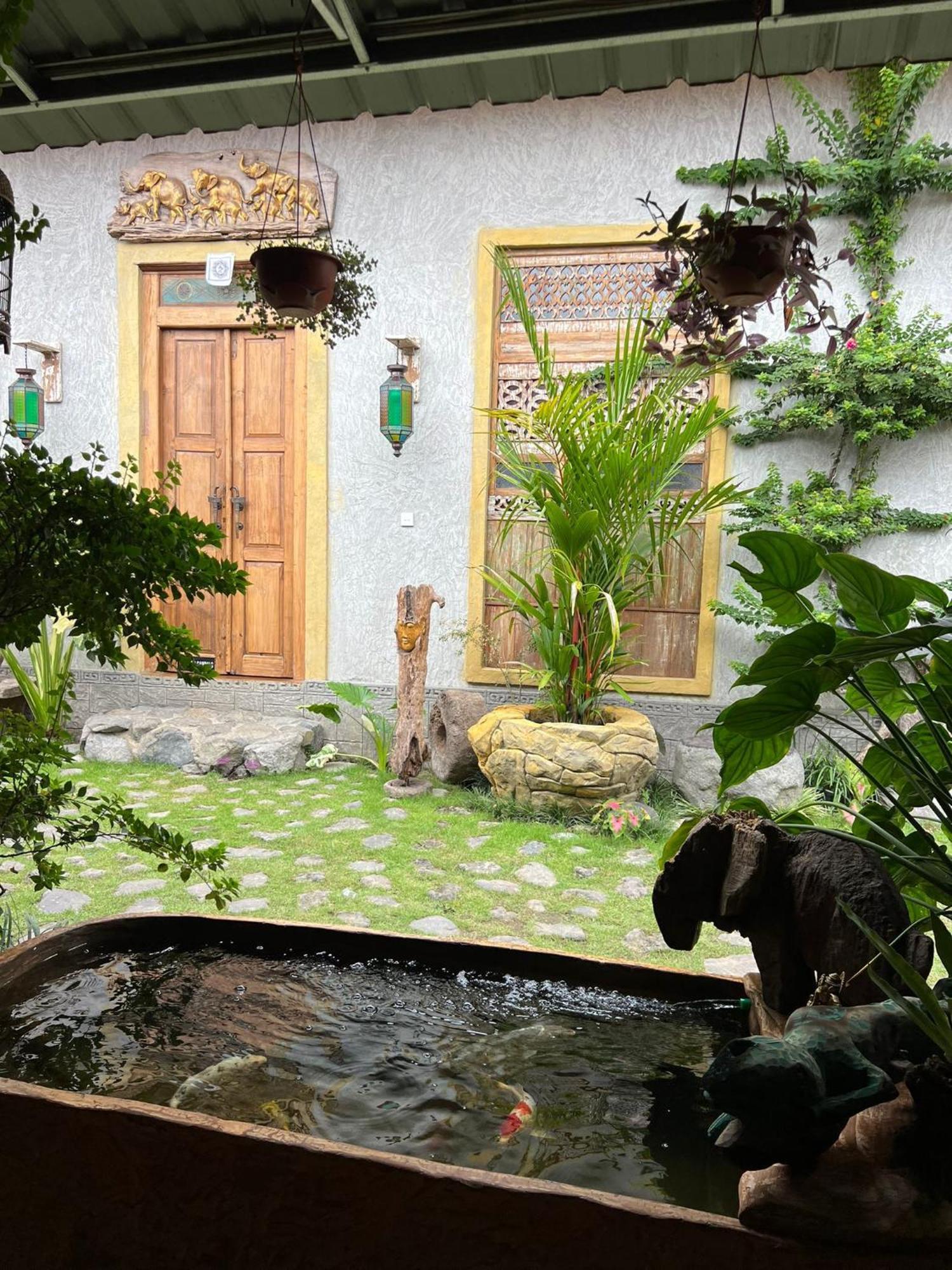 Vin Vin Hostel Ubud  Bagian luar foto